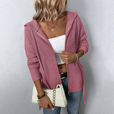 Lyra - Elegante Damenstrickjacke für einen stilvollen Look