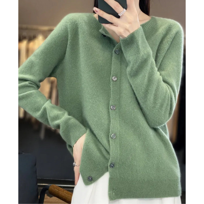 Luxuriöse Damenstrickjacke mit O-Ausschnitt aus Merinowolle in seidenweicher Kaschmir-Optik
