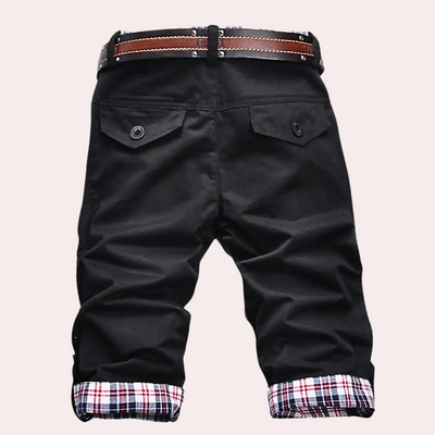 Moderne und elegante Shorts für Männer von Curtis