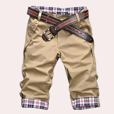 Moderne und elegante Shorts für Männer von Curtis