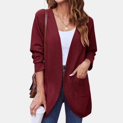 Schicke Damenstrickjacke für einen eleganten Look