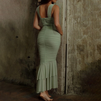Aleksandra - Elegantes und figurbetontes Maxikleid für Frauen