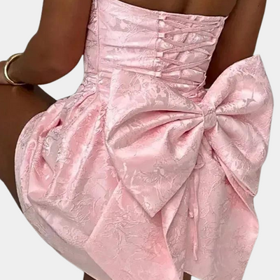 Amelia - Stilvolles trägerloses Cocktailkleid für Damen