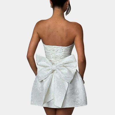 Amelia - Stilvolles trägerloses Cocktailkleid für Damen