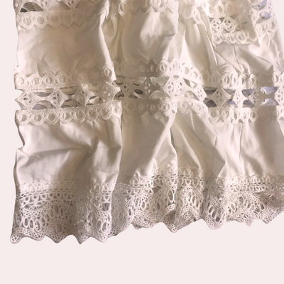 Antonina - Elegantes langes Spitzenkleid mit glamourösem Flair