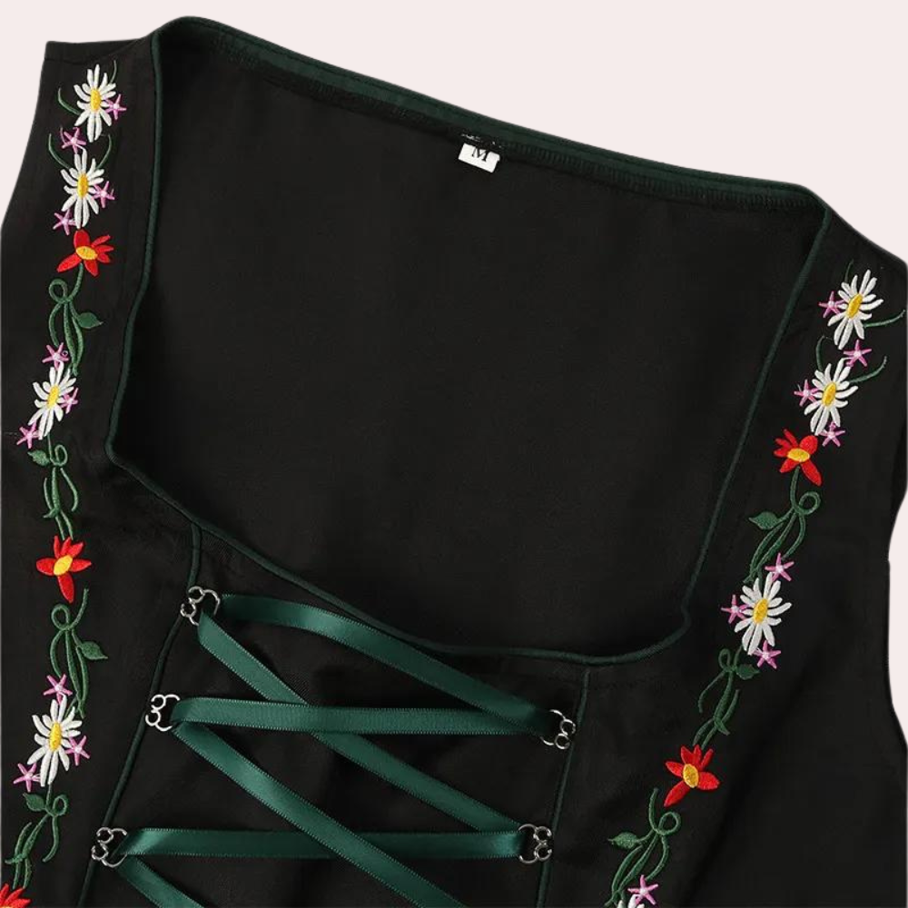 Stilvolle Andrina - Damen Dirndl mit eleganten Spitzenärmeln für das Oktoberfest