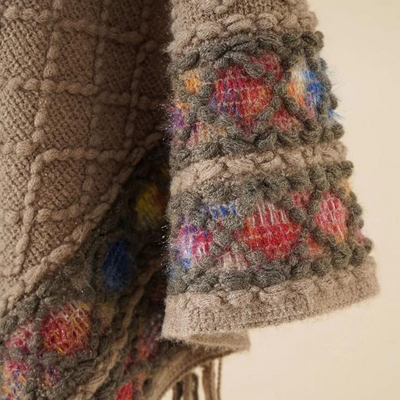 Zoi - Stylischer Boho Poncho für Frauen mit modischem V-Ausschnitt