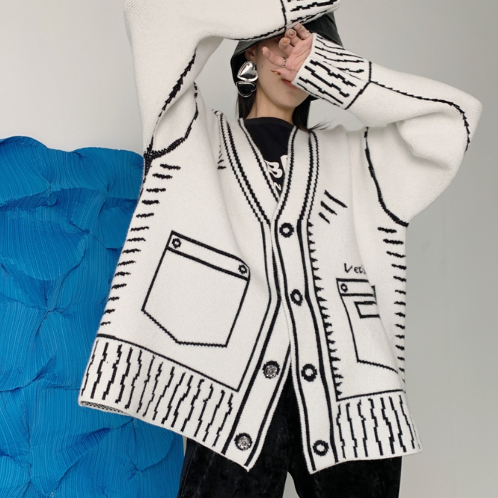 Theodosia - Verspielte Damen Strickjacke mit einzigartigem Druck