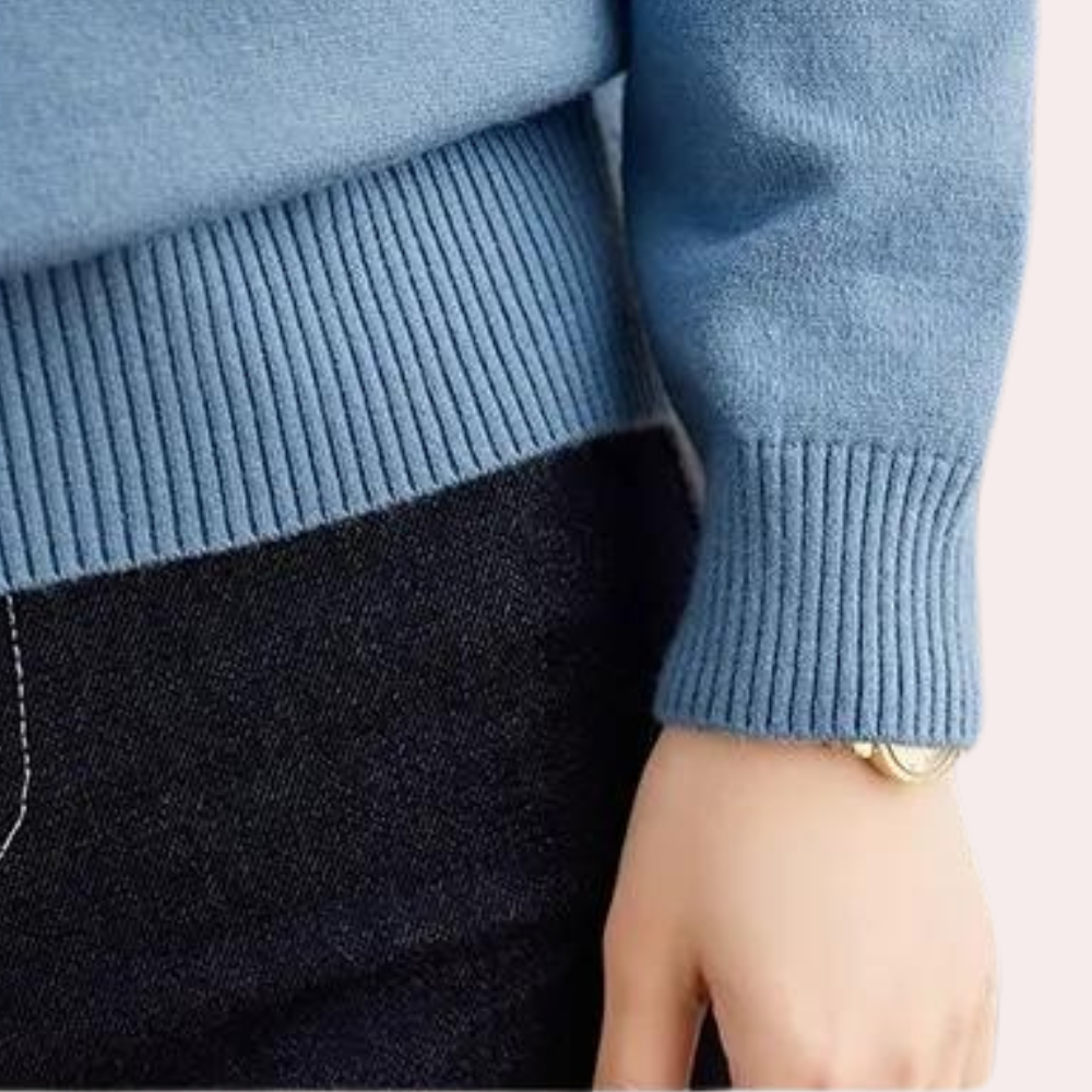 Modischer Damenpullover mit elegantem Kragen und schicken Knöpfen von Rosica