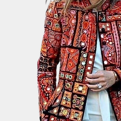 Zephyra - Elegante ethnische Damenstrickjacke für einen trendigen Look