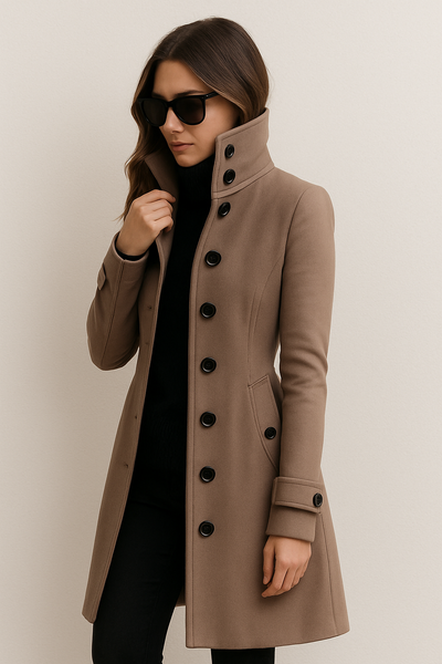 Damenmantel mit Stehkragen und Knopfleiste Figur