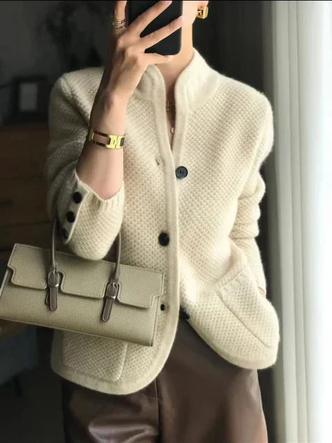 Jasmine - Stylischer Strickcardigan mit raffiniertem hohen Kragen