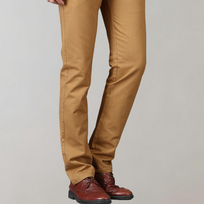 Stilvolle Pelle Chino für den Mann