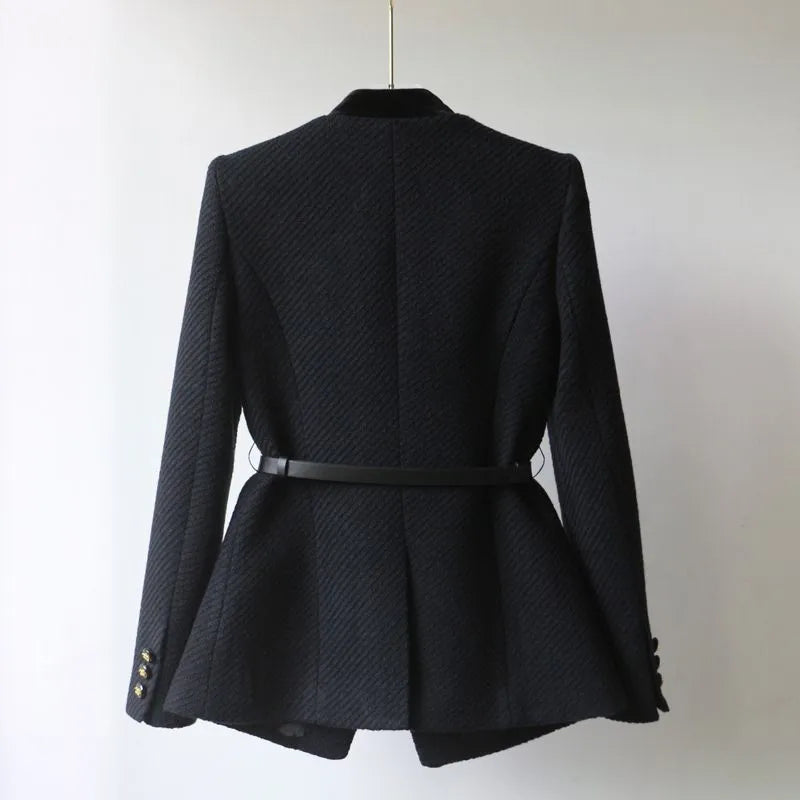 Nermina – Eleganz Wollmantel