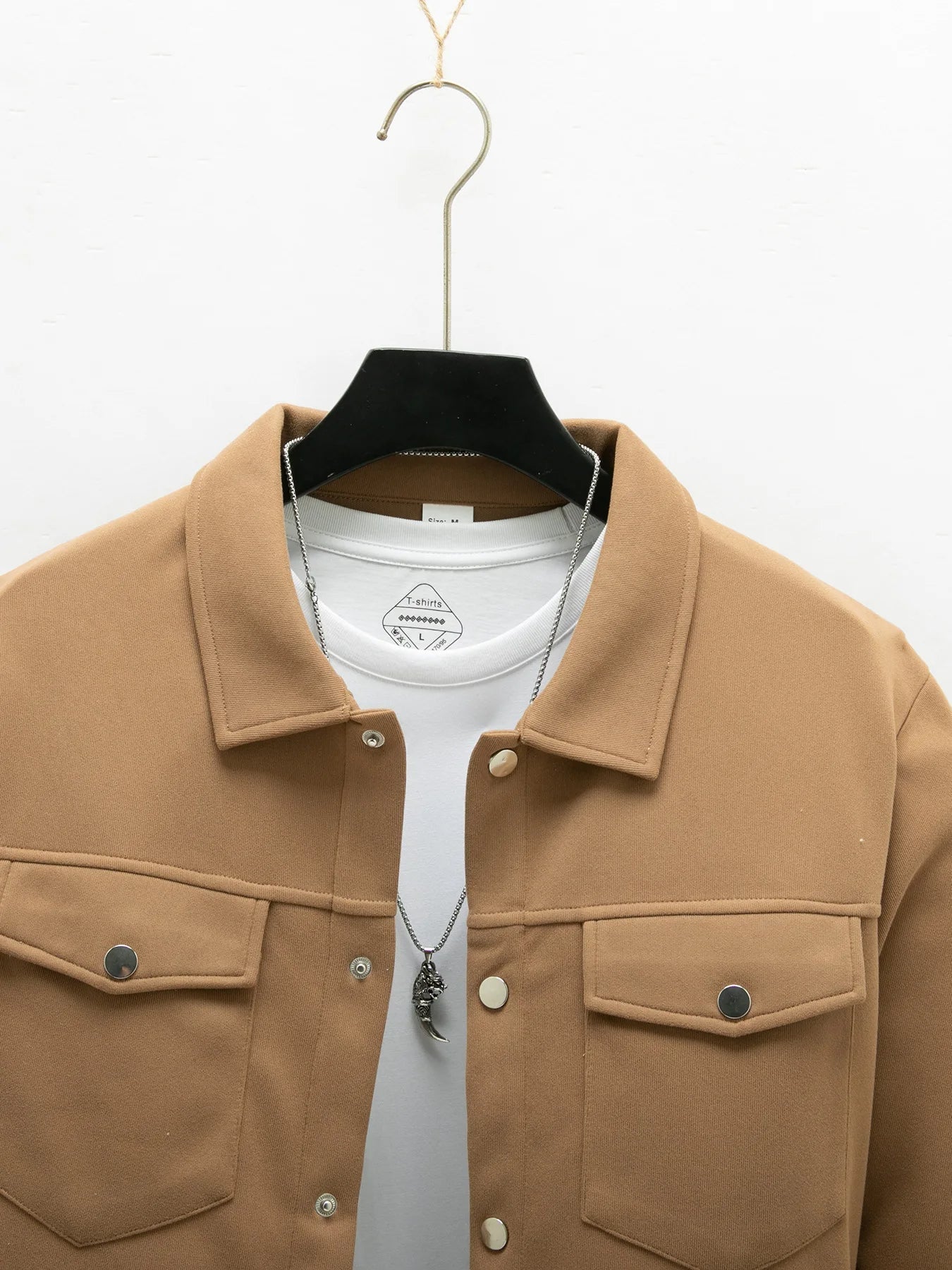 Zimba – Dicke Jacke mit Zwei Taschen und Langen Ärmeln