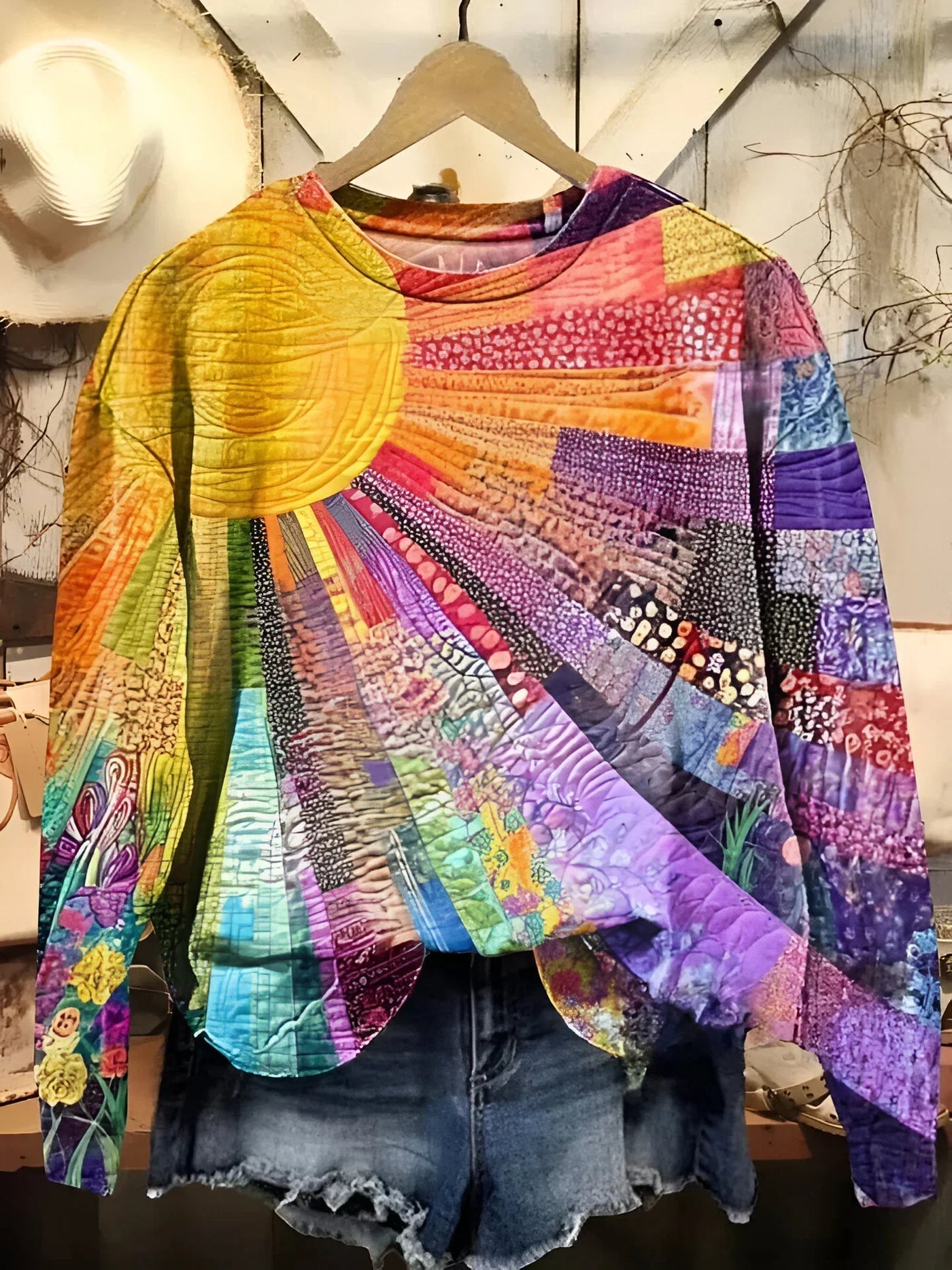 Quirine - Bunte Sonne Collage Sweatshirt
