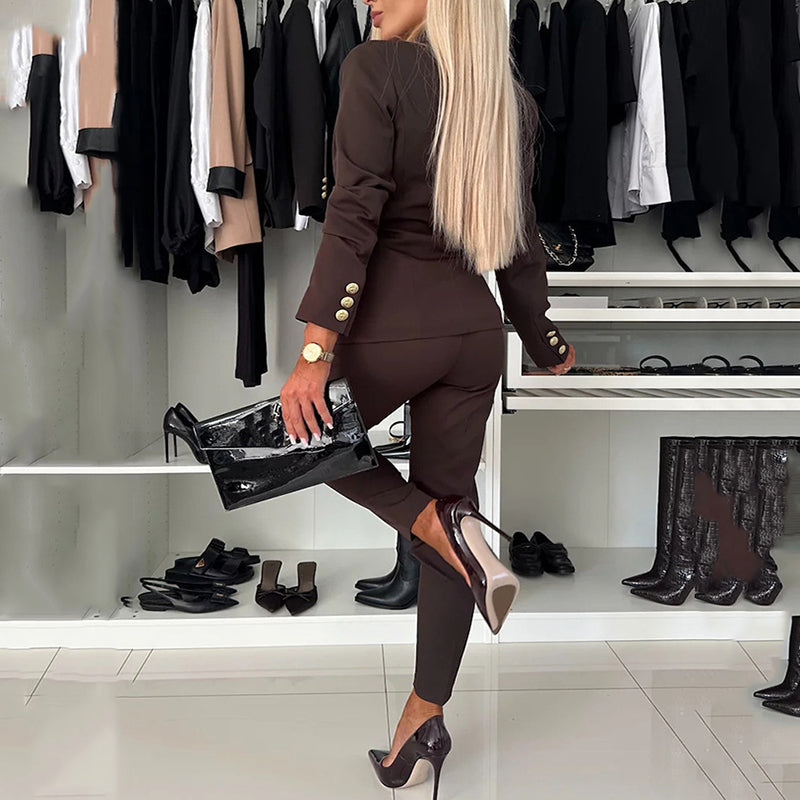 Thirza – Zweireihigem Blazer Und Schmal Geschnittener Hose Setz